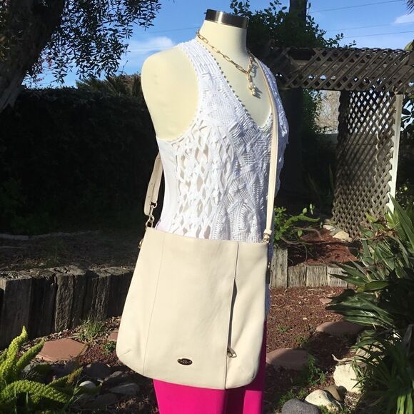 COACH SHOULDER BAG OR CROSSBODY PEBBLE LEATHER - Picture 2 of 10